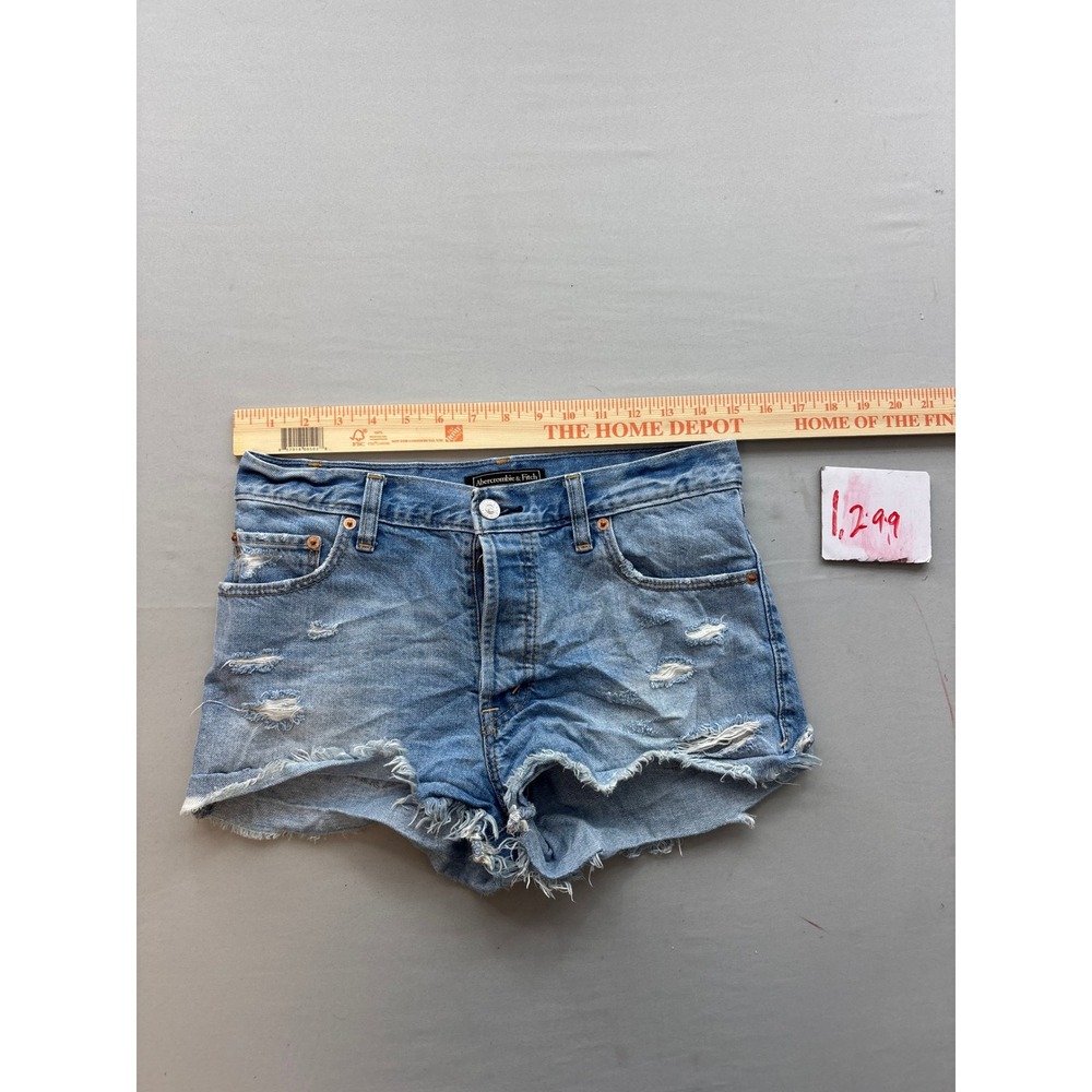 Abercrombie & Fitch Distressed Denim Shorts Light Wash Cut Off Size 25 W25 L2